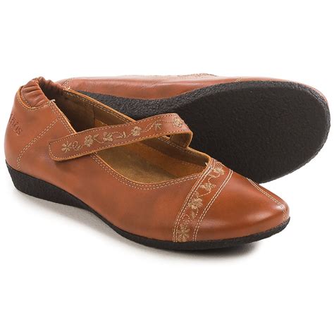 taos footwear for women.